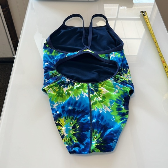 Vibrant Tie-Dye Swimsuit Speedo Endurance one piece - Picture 6 of 8